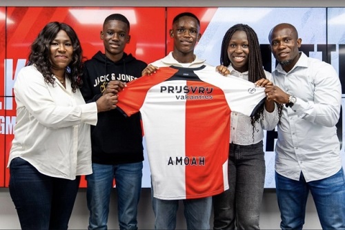 Matthew Amoah Jr. signs first Feyenoord contract