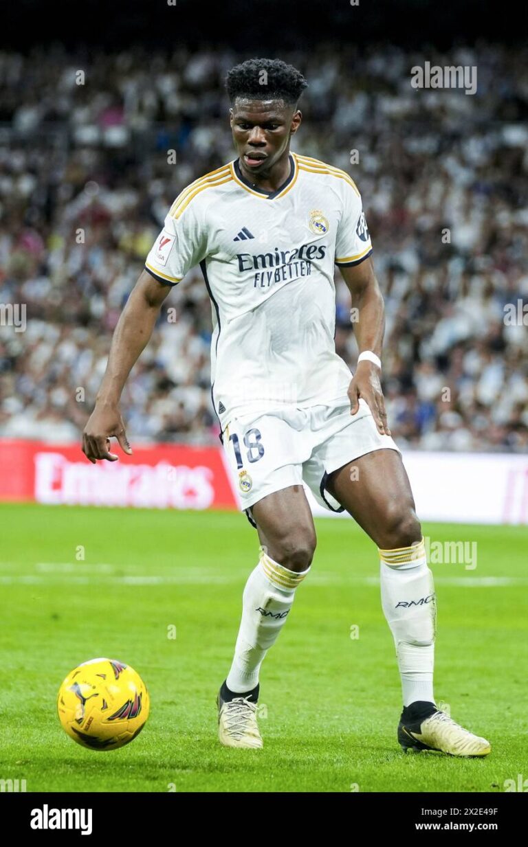 aurelien-tchouameni-of-real-madrid-during-the-spanish-championship-la-liga-football-match-between-real-madrid-and-fc-barcelona-on-april-21-2024-at-santiago-bernabeu-stadium-in-madrid-spain-2X2E49F