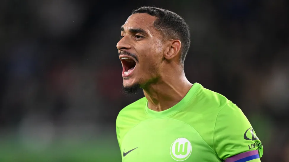 Wolfsburg centre-back Lacroix joins Palace for £18m