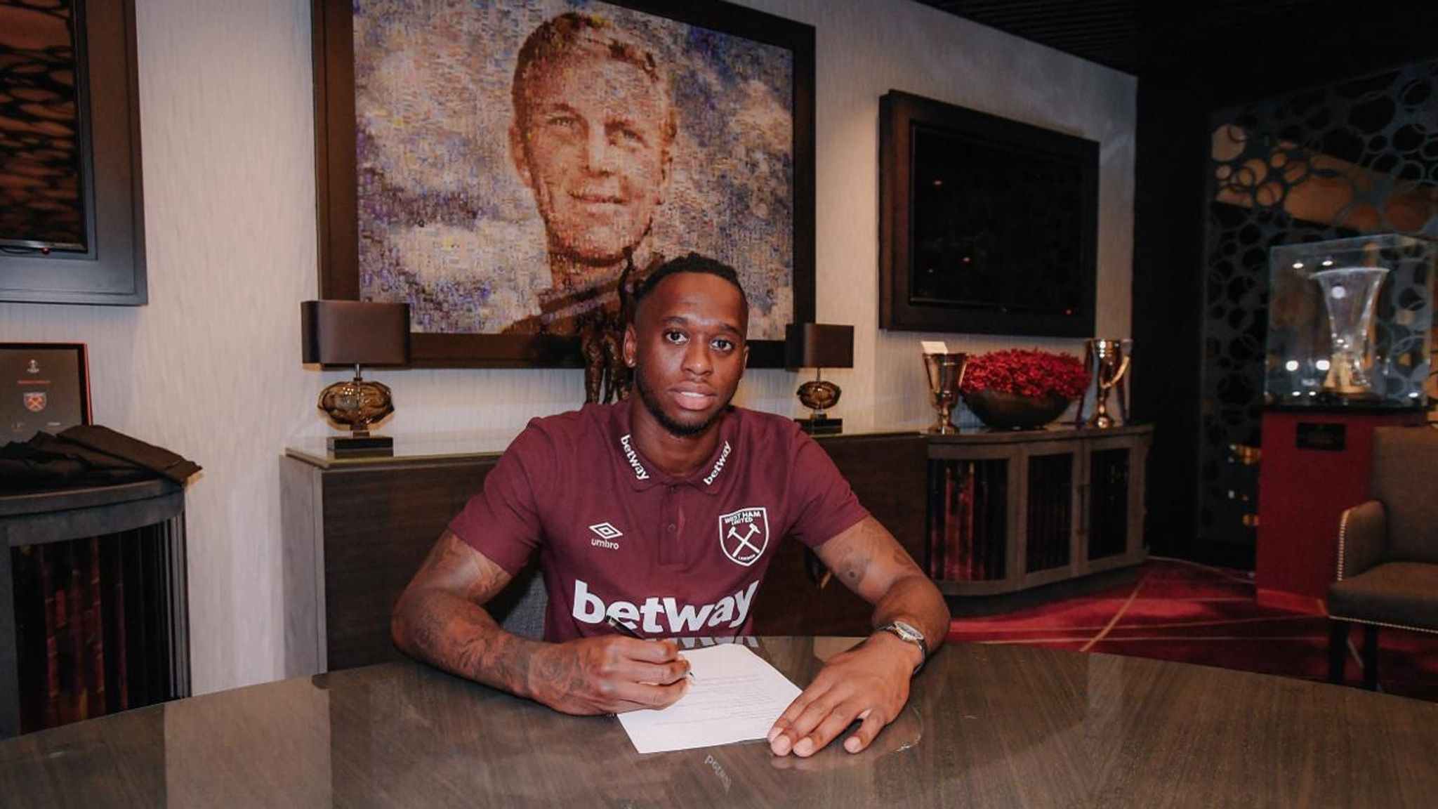 Man United defender Wan-Bissaka joins West Ham for seven years