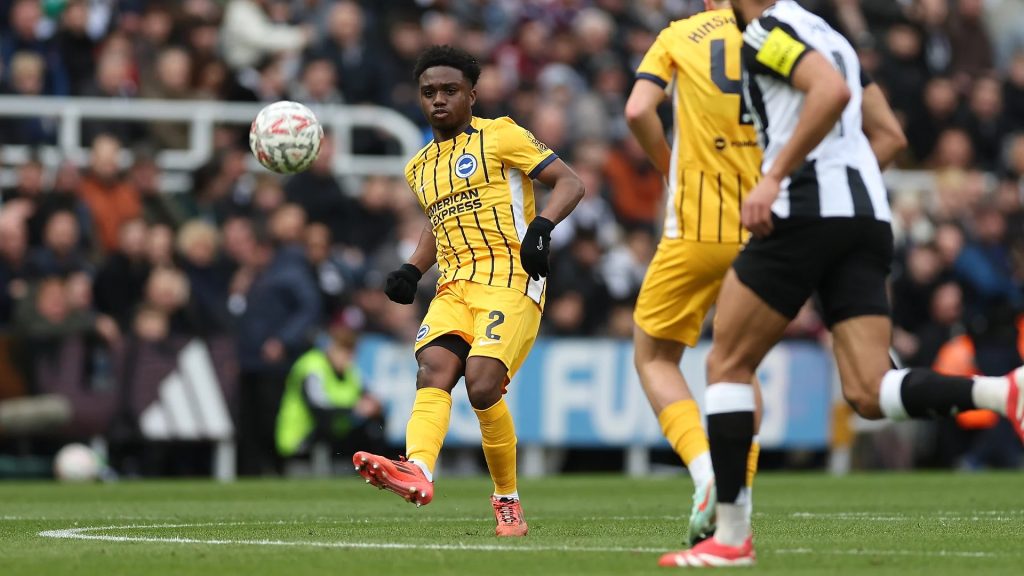 Tariq Lamptey’s new contract commitment earns praise from Brighton manager Hürzeler
