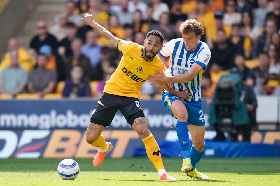 Manchester United signs Wolves forward Matheus Cunha