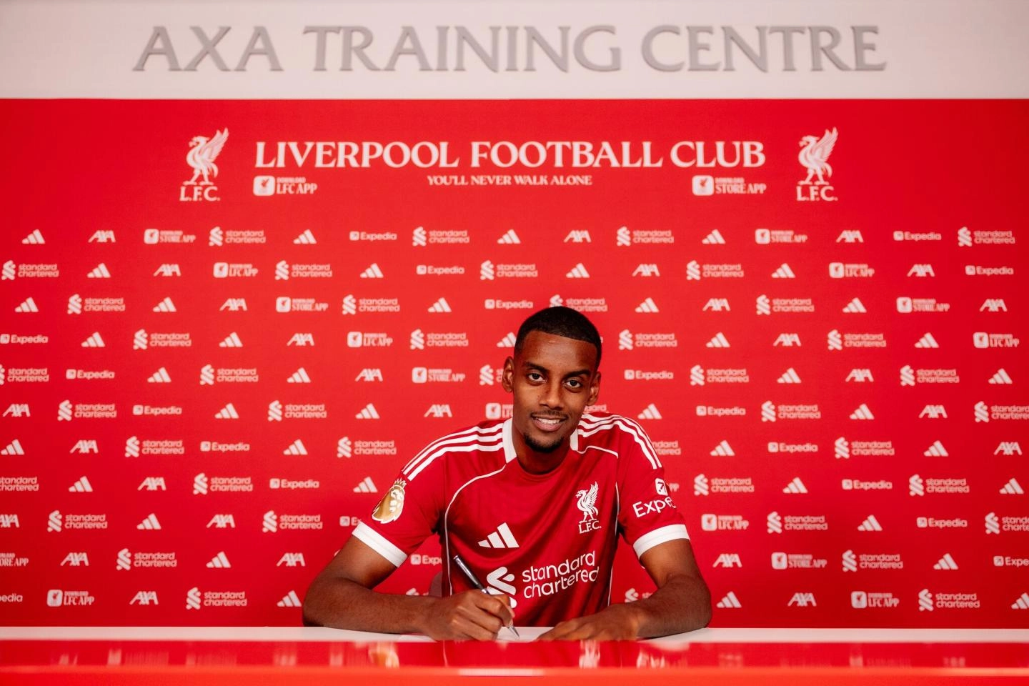 Liverpool completes the signing of Alexander Isak